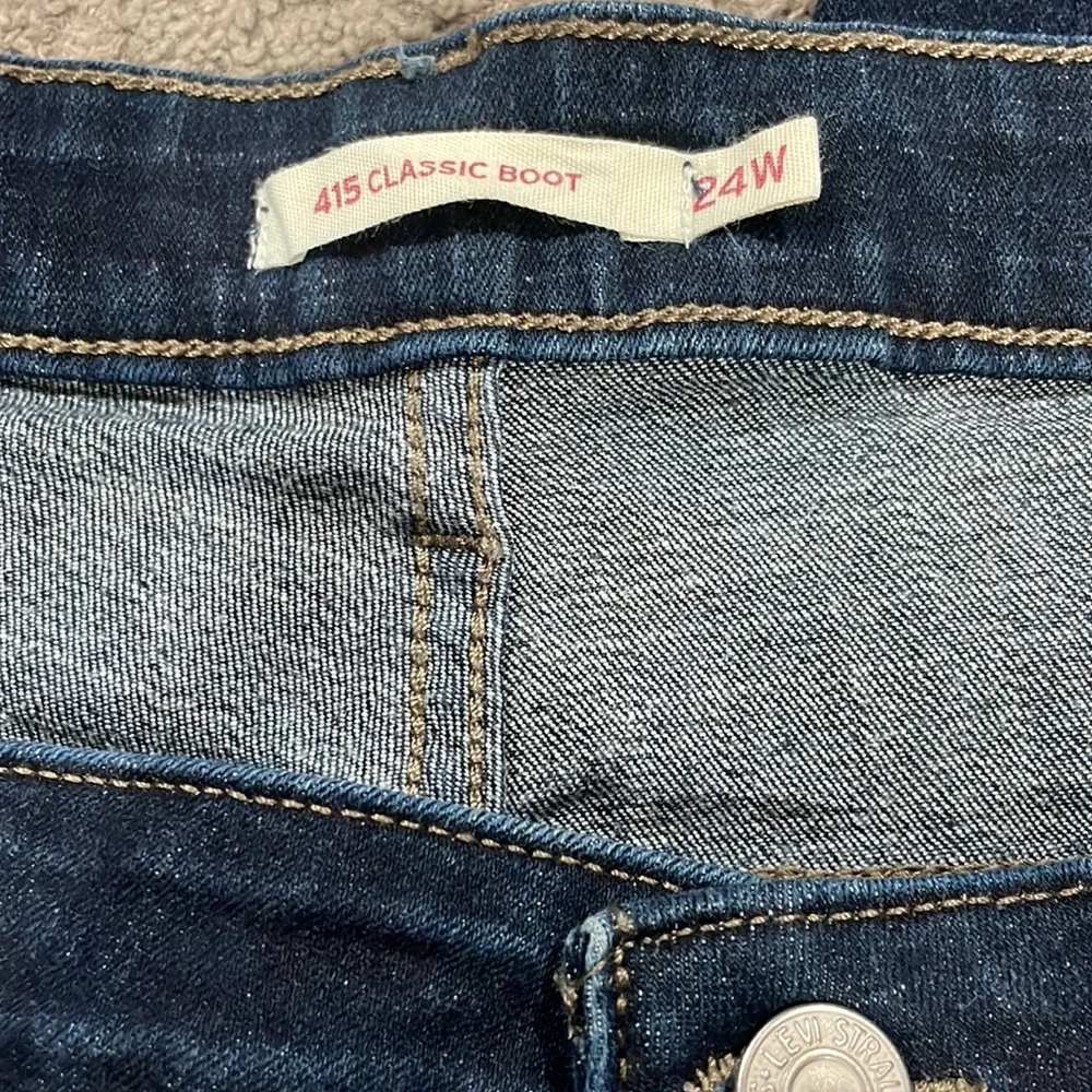 Levi’s dark denim 415 classic boot cut 30 inch inseam high rise - Picture 3 of 9